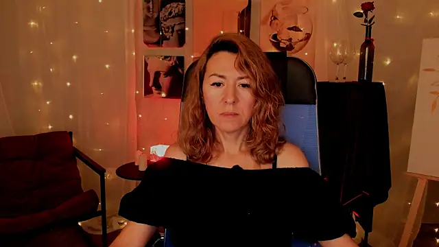 Snapshot of DonnaSmitth chatting on 11-29-25, 10:04 DonnaSmitth online show from 11-29-25, 10:04