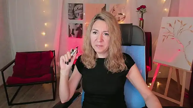 Snapshot of DonnaSmitth chatting on 02-25-26, 06:52 DonnaSmitth online show from 02-25-26, 06:52