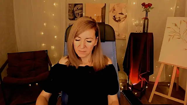 Snapshot of DonnaSmitth chatting on 12-16-25, 02:10 DonnaSmitth online show from 12-16-25, 02:10