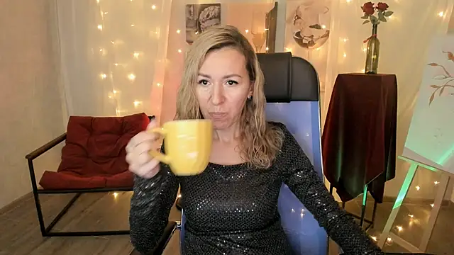 Snapshot of DonnaSmitth chatting on 02-13-26, 06:52 DonnaSmitth online show from 02-13-26, 06:52