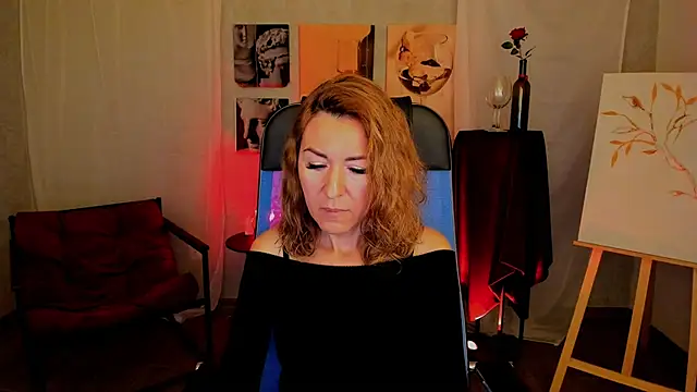 Snapshot of DonnaSmitth chatting on 10-28-25, 03:33 DonnaSmitth online show from 10-28-25, 03:33