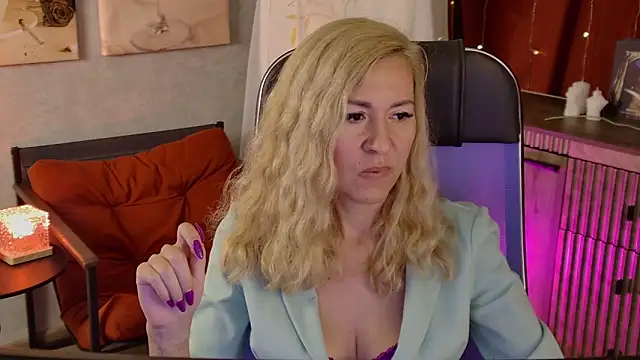 DonnaSmitth online show from 06-15-26, 07:46