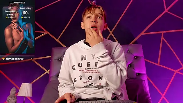 Lian Miller1  online show from 04-09-26, 12:22