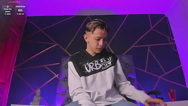 Lian Miller1  online show from 02-13-26, 12:27