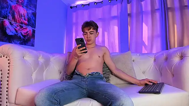 Lian Miller1  online show from 12-14-25, 07:30