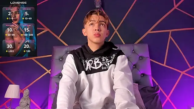 Lian Miller1  online show from 04-13-26, 12:42