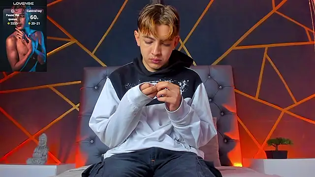 Lian Miller1  online show from 01-14-26, 12:20