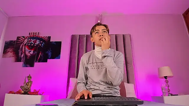 Lian Miller1  online show from 04-05-26, 02:02