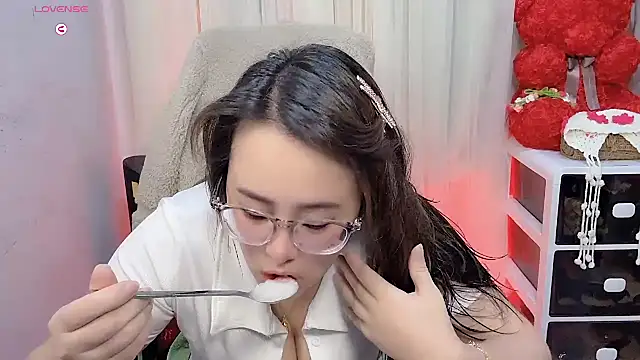 Snapshot of NEWONETO chatting on 11-15-25, 03:16 NEWONETO online show from 11-15-25, 03:16