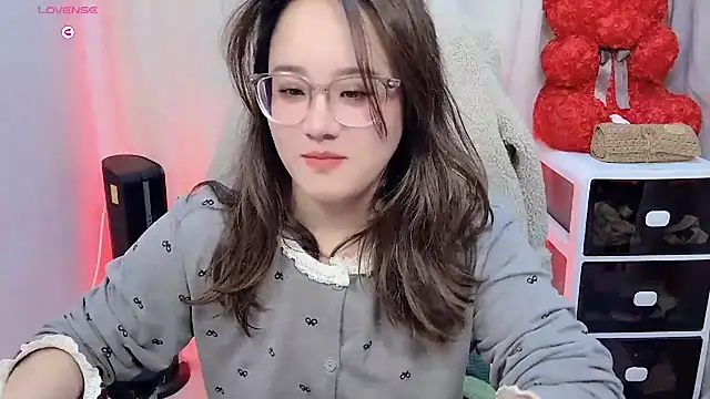 Snapshot of NEWONETO chatting on 11-14-25, 04:10 NEWONETO online show from 11-14-25, 04:10