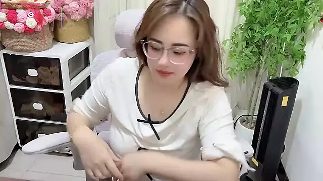 NEWONETO online show from 06-24-26, 08:50