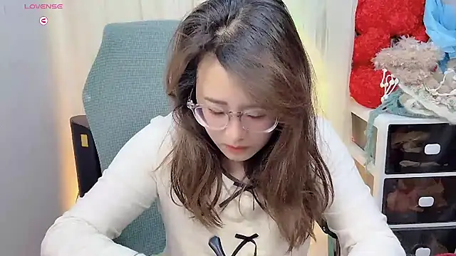 Snapshot of NEWONETO chatting on 11-23-25, 05:23 NEWONETO online show from 11-23-25, 05:23