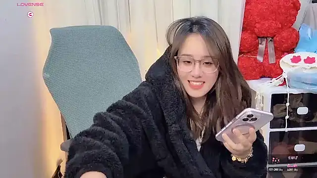 Snapshot of NEWONETO chatting on 11-27-25, 11:21 NEWONETO online show from 11-27-25, 11:21