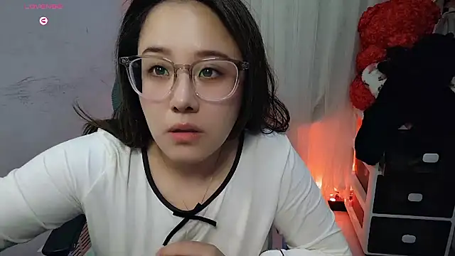 Snapshot of NEWONETO chatting on 10-28-25, 10:58 NEWONETO online show from 10-28-25, 10:58