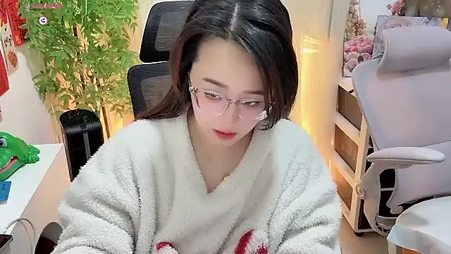 Snapshot of NEWONETO chatting on 01-12-26, 07:31 NEWONETO online show from 01-12-26, 07:31