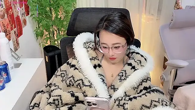 Snapshot of NEWONETO chatting on 01-17-26, 11:30 NEWONETO online show from 01-17-26, 11:30