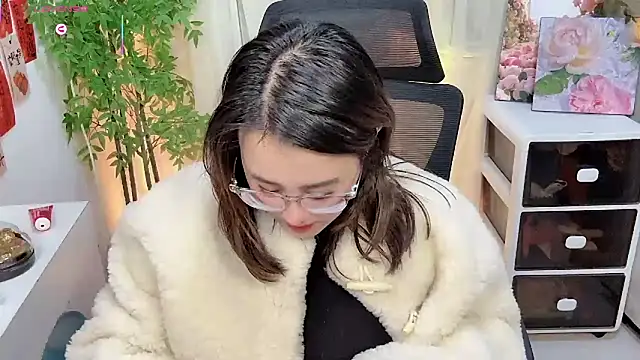 Snapshot of NEWONETO chatting on 02-15-26, 01:21 NEWONETO online show from 02-15-26, 01:21