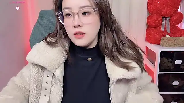 Snapshot of NEWONETO chatting on 11-14-25, 04:05 NEWONETO online show from 11-14-25, 04:05