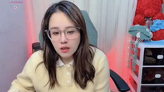 Snapshot of NEWONETO chatting on 11-18-25, 11:24 NEWONETO online show from 11-18-25, 11:24