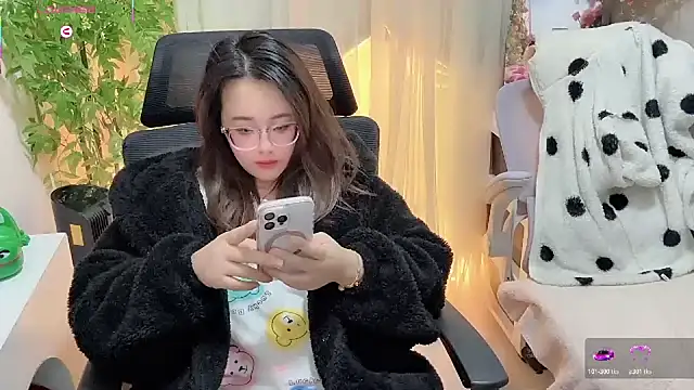 Snapshot of NEWONETO chatting on 01-16-26, 08:35 NEWONETO online show from 01-16-26, 08:35