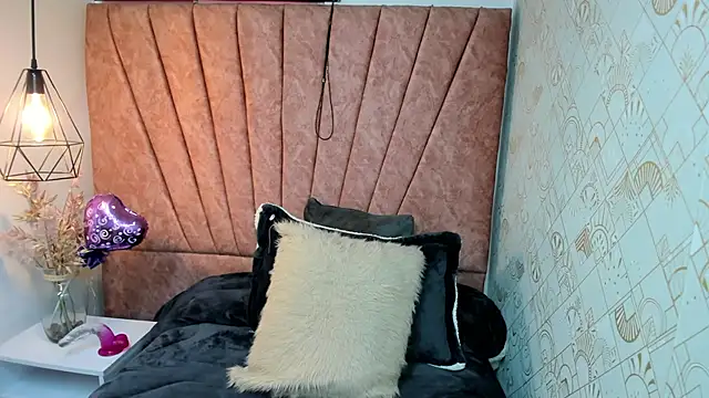 Issa Milf   online show from 11-06-25, 01:04