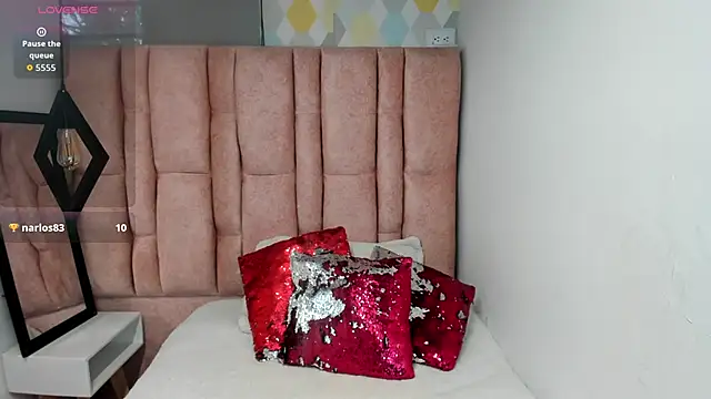 Issa Milf   online show from 03-28-26, 01:34