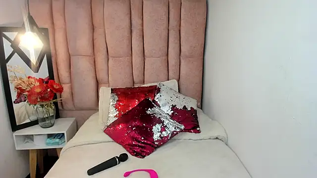 Issa Milf   online show from 07-16-26, 04:04