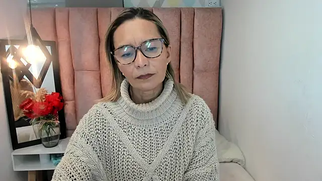 Issa Milf   online show from 07-23-26, 02:35