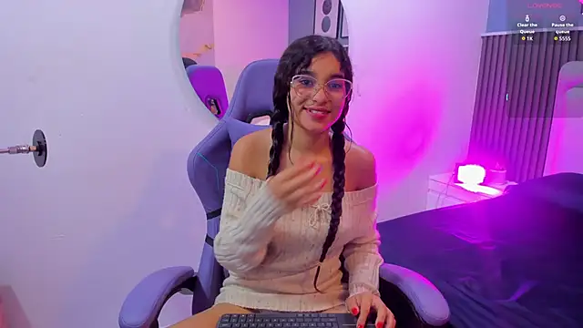 Snapshot of liz__cute chatting on 10-03-25, 11:56 liz cute online show from 10-03-25, 11:56