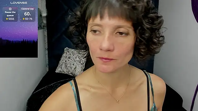 Snapshot of Valery_More__ chatting on 10-09-25, 01:22 Valery More online show from 10-09-25, 01:22