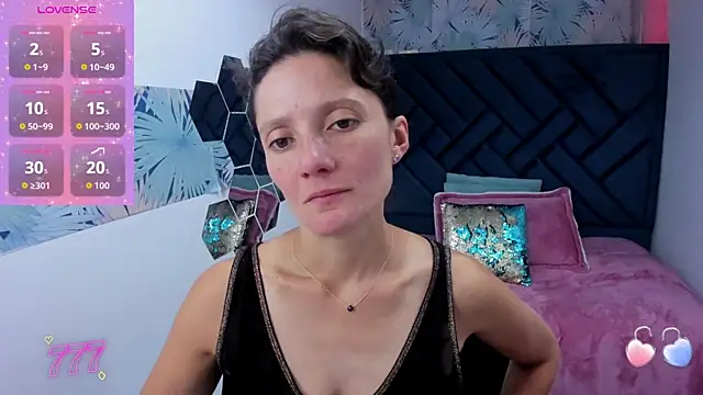 Snapshot of Valery_More__ chatting on 04-24-26, 02:41 Valery More online show from 04-24-26, 02:41
