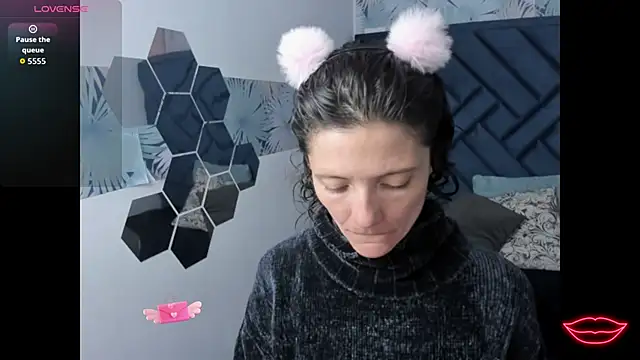 Valery More   online show from 01-17-26, 01:15