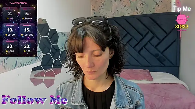 Valery More   online show from 07-24-26, 01:07