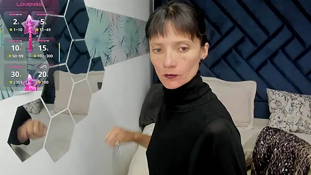 Snapshot of Valery_More__ chatting on 10-07-25, 12:17 Valery More online show from 10-07-25, 12:17