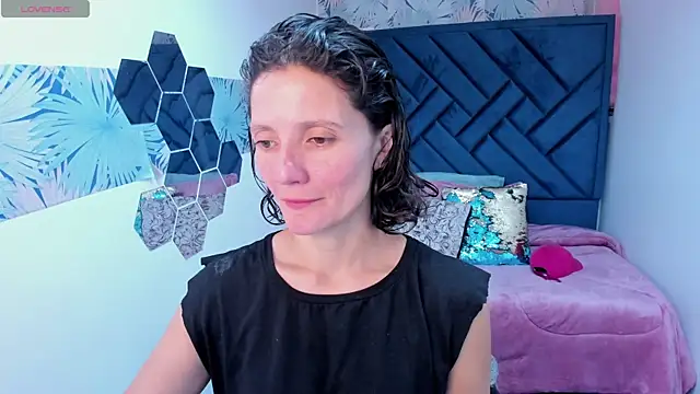 Snapshot of Valery_More__ chatting on 05-07-26, 01:14 Valery More online show from 05-07-26, 01:14