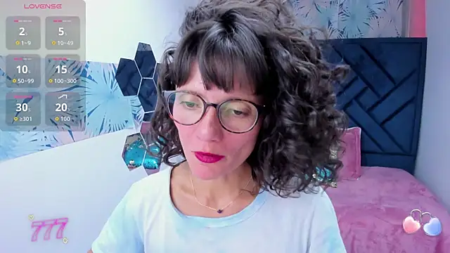 Snapshot of Valery_More__ chatting on 04-29-26, 05:30 Valery More online show from 04-29-26, 05:30