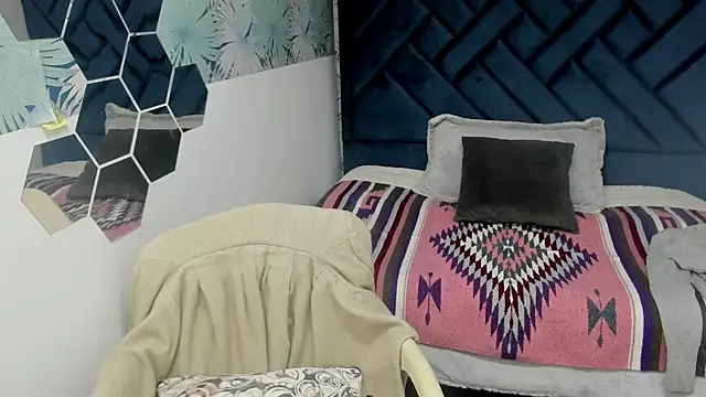 Valery More   online show from 11-04-25, 12:09