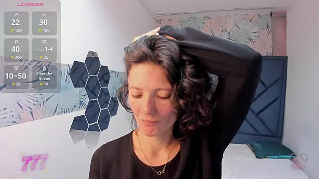 Valery More   online show from 06-18-26, 01:16