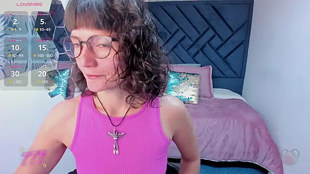 Snapshot of Valery_More__ chatting on 05-27-26, 01:07 Valery More online show from 05-27-26, 01:07