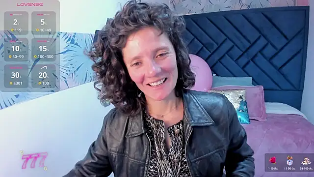 Snapshot of Valery_More__ chatting on 06-01-26, 02:06 Valery More online show from 06-01-26, 02:06