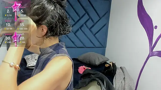 Snapshot of Valery_More__ chatting on 10-11-25, 12:17 Valery More online show from 10-11-25, 12:17