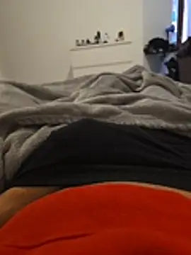 Snapshot of hungboy94 chatting on 02-14-26, 03:45 hungboy94 online show from 02-14-26, 03:45