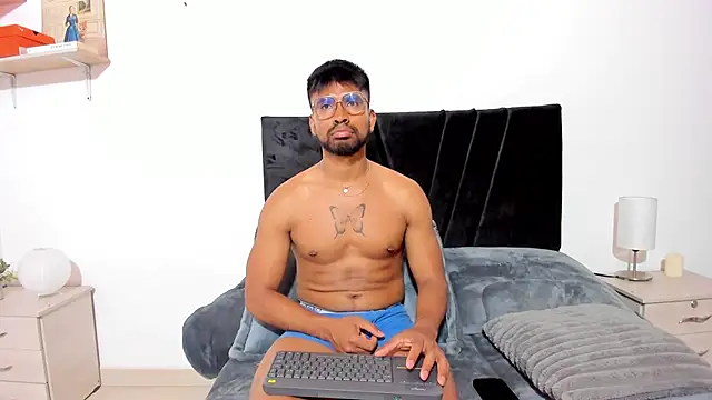 Taylormaccurdy  online show from 02-28-26, 03:44