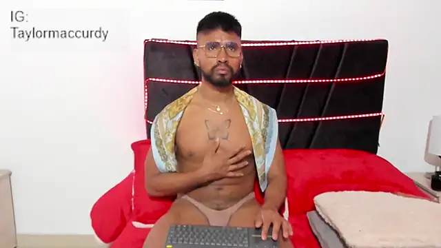 Taylormaccurdy  online show from 12-02-25, 02:30