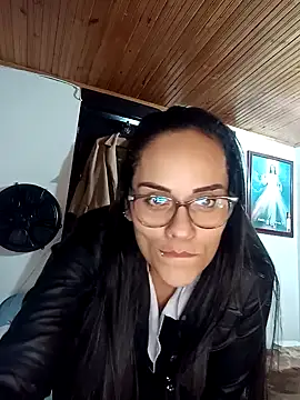 Snapshot of QueenBDSM chatting on 10-22-25, 12:32 QueenBDSM online show from 10-22-25, 12:32