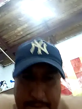 Snapshot of Tequilamaster chatting on 11-08-25, 07:06 Tequilamaster online show from 11-08-25, 07:06