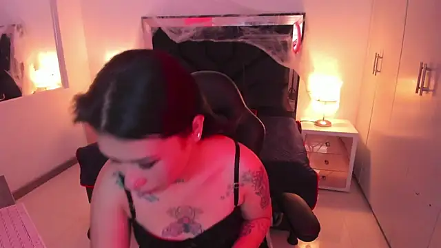 SusanVilla online show from 10-30-25, 07:44