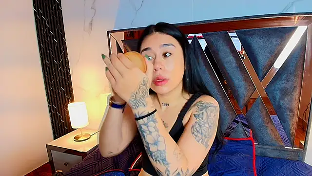 SusanVilla online show from 11-27-25, 03:01