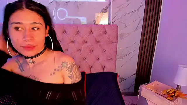 SusanVilla online show from 12-19-25, 02:41