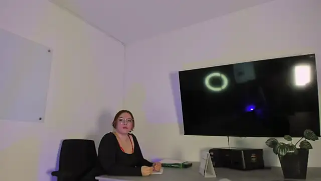 Kandyfrees  online show from 01-10-26, 11:38